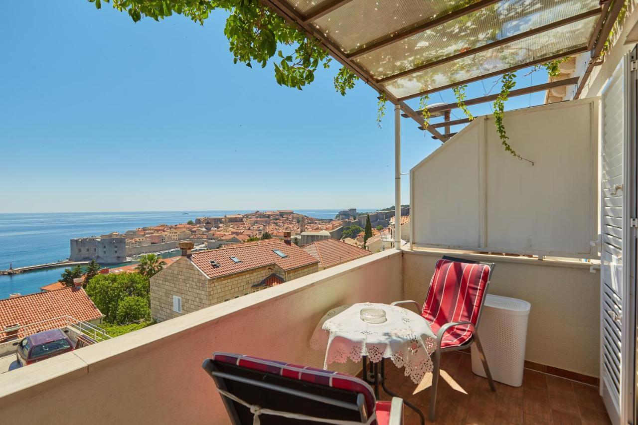 Apartment Dalmatin *