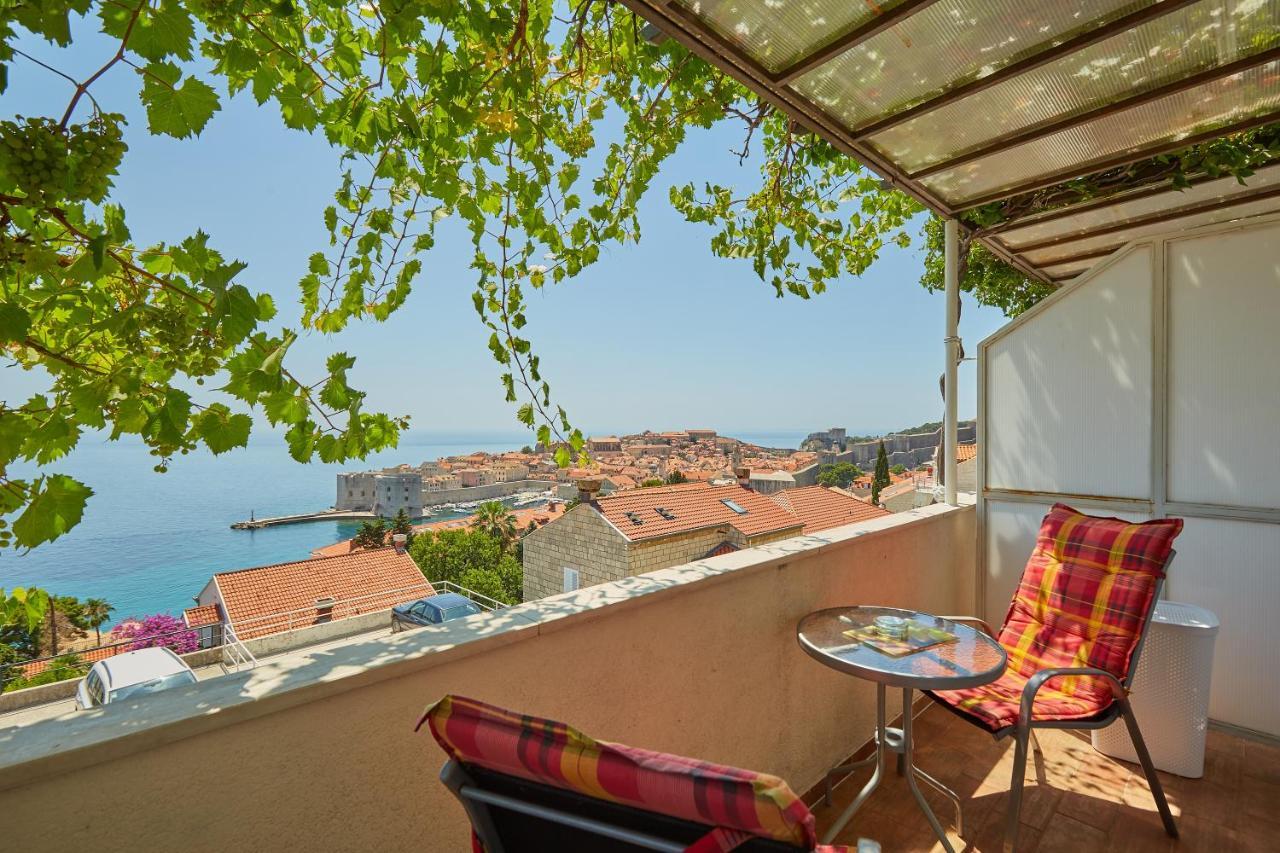 Apartment Dalmatin *